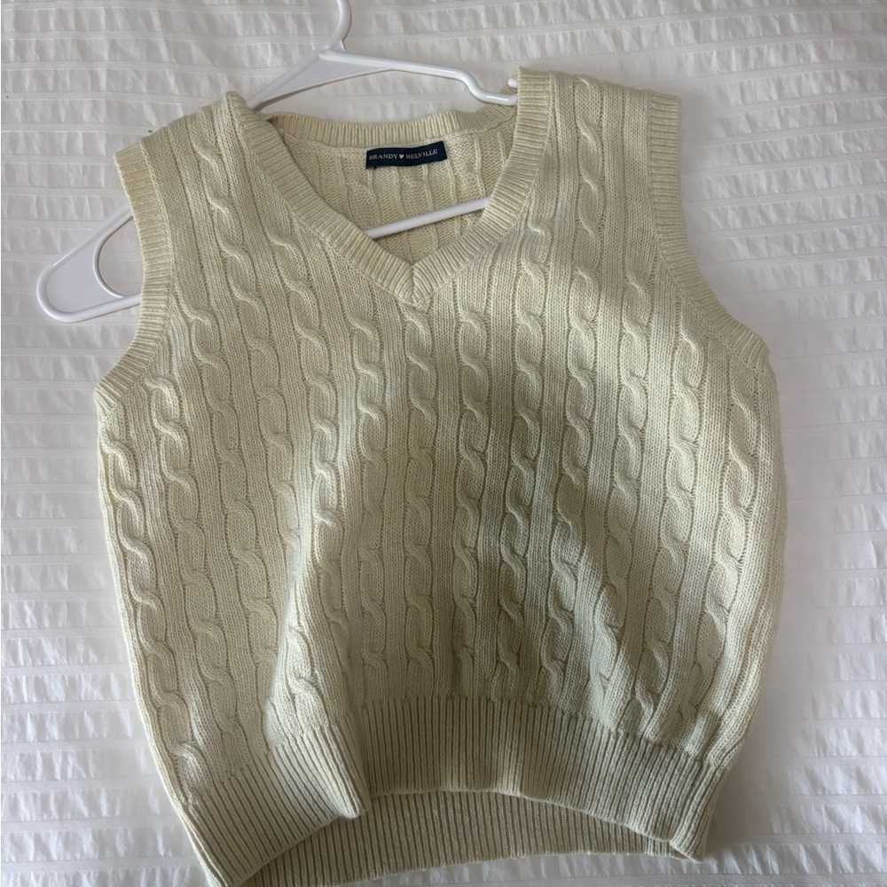 Alfred Dunner V-Neck Cable Knit Sweater Vest - Cream